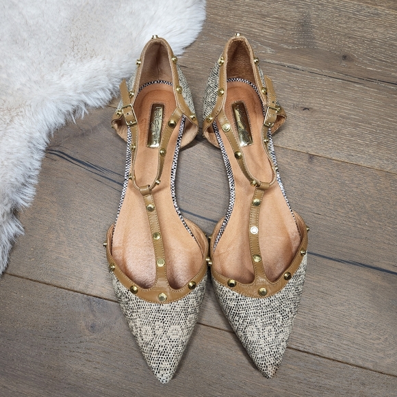 Halogen Olson Pointy Toe Studded T-strap Flats Animal Print 11